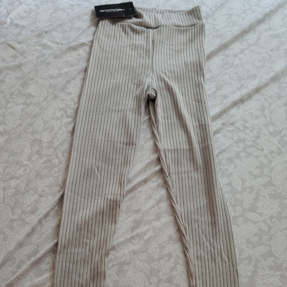 PrettyLittleThing Taupe Ribbed Leggings - Picture 1 of 4